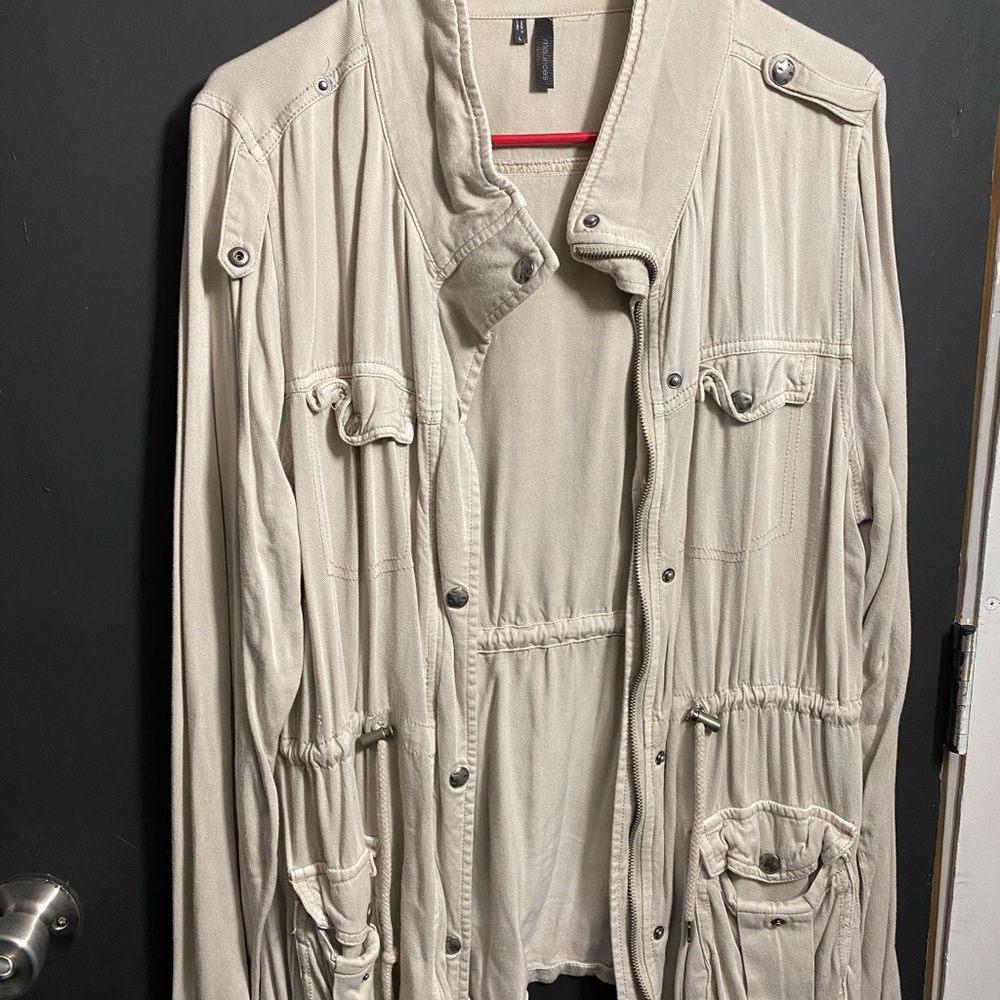 Light weight jacket
